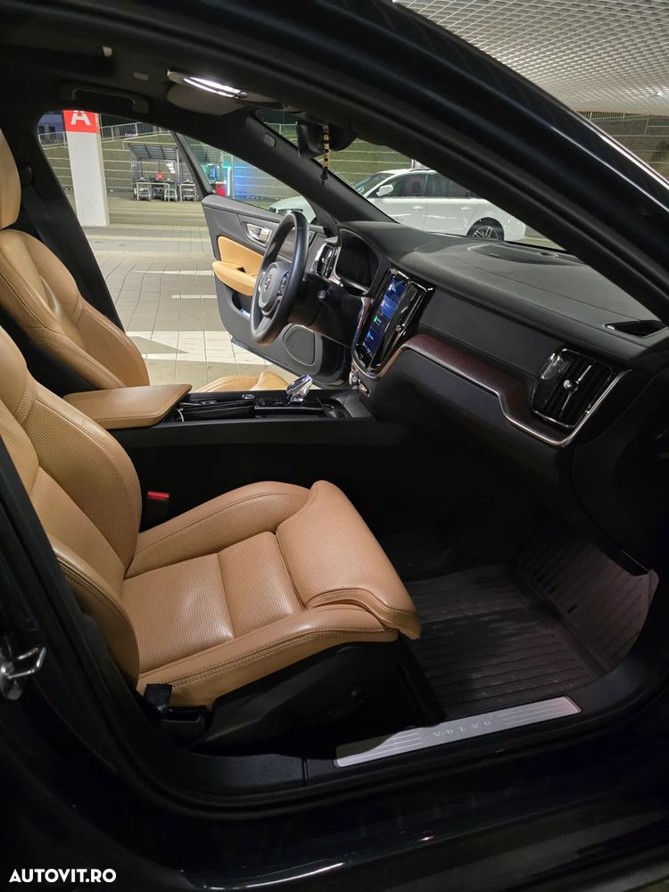 Volvo V60 V60CC B5 MHEV AT AWD Ultimate Bright - 8