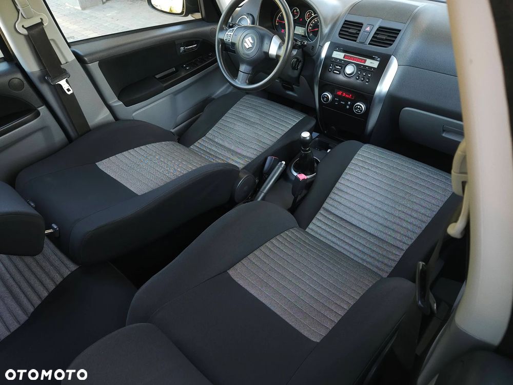 Suzuki SX4 1.6 Comfort 4WD - 34