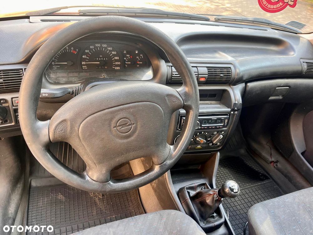 Opel Astra - 14