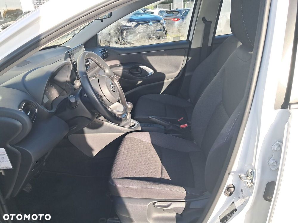 Toyota Yaris 1.5 Comfort - 12
