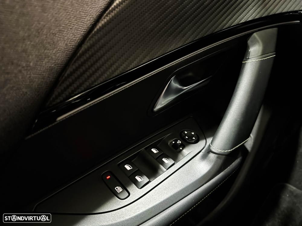 Peugeot e-2008 50 kWh GT Pack - 47