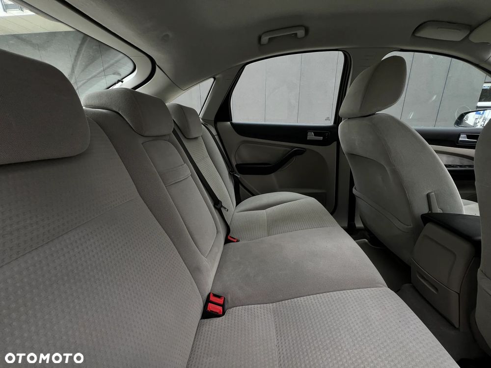Ford Focus - 16