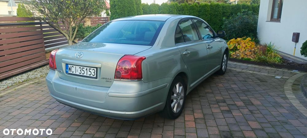 Toyota Avensis 2003 photo 4