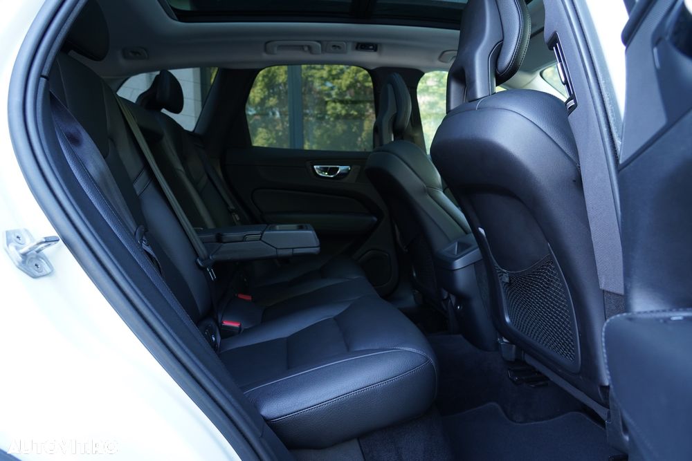 Volvo XC 60 B4 D AWD Geartronic Inscription - 28