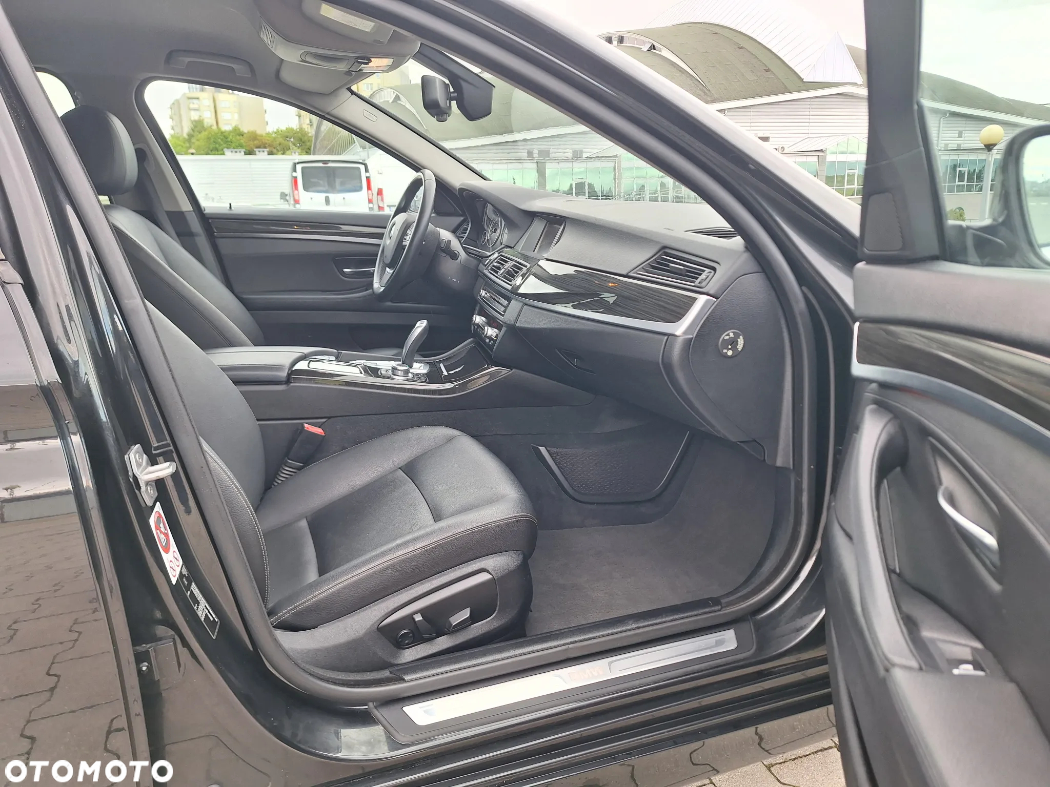 BMW Seria 5 520d Luxury Line - 22