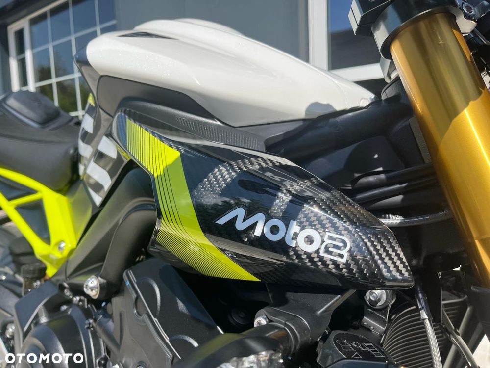 Triumph Street Triple - 16