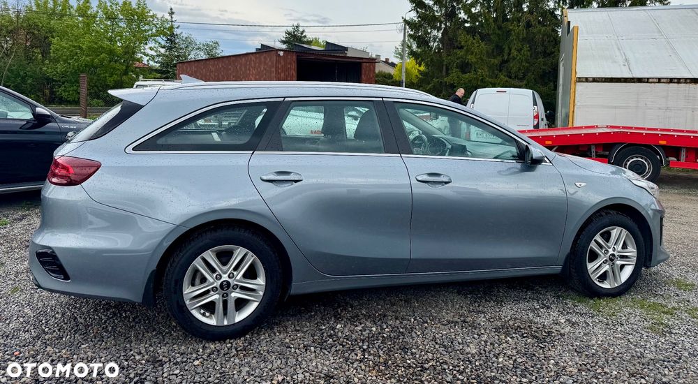 Kia Ceed 1.6 CRDi SCR M - 4