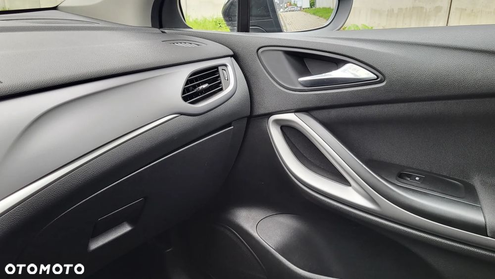 Opel Astra 1.6 D (CDTI) Start/Stop Dynamic - 17