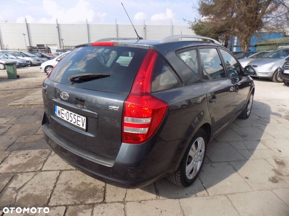 Kia Ceed - 4