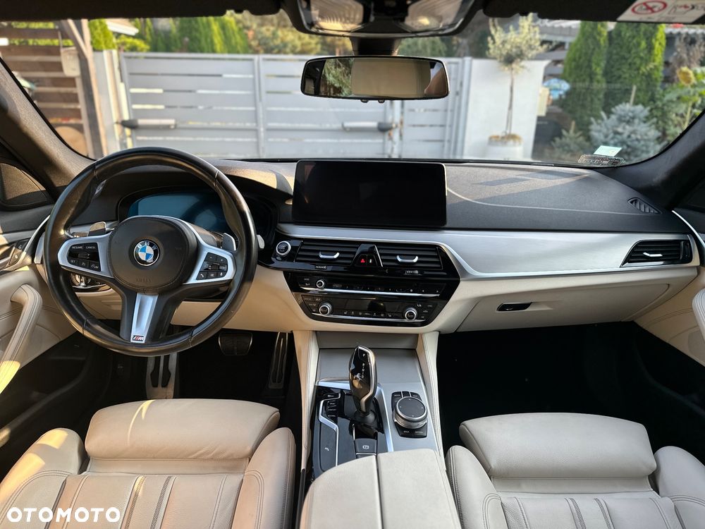 BMW Seria 5 520d xDrive - 9