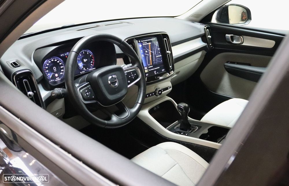 Volvo XC 40 1.5 T3 Tech Edition - 8