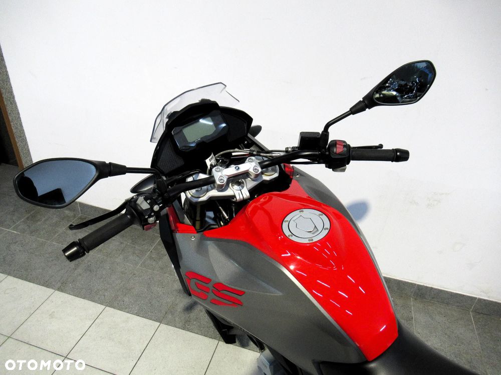 BMW G - 8
