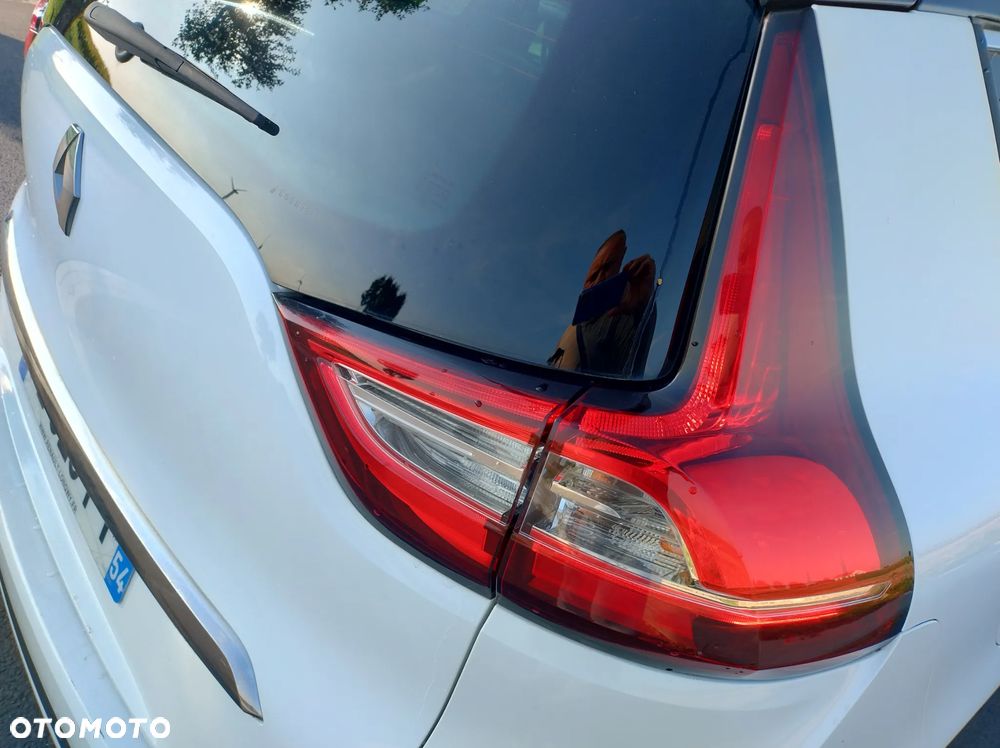 Renault Grand Scenic - 17