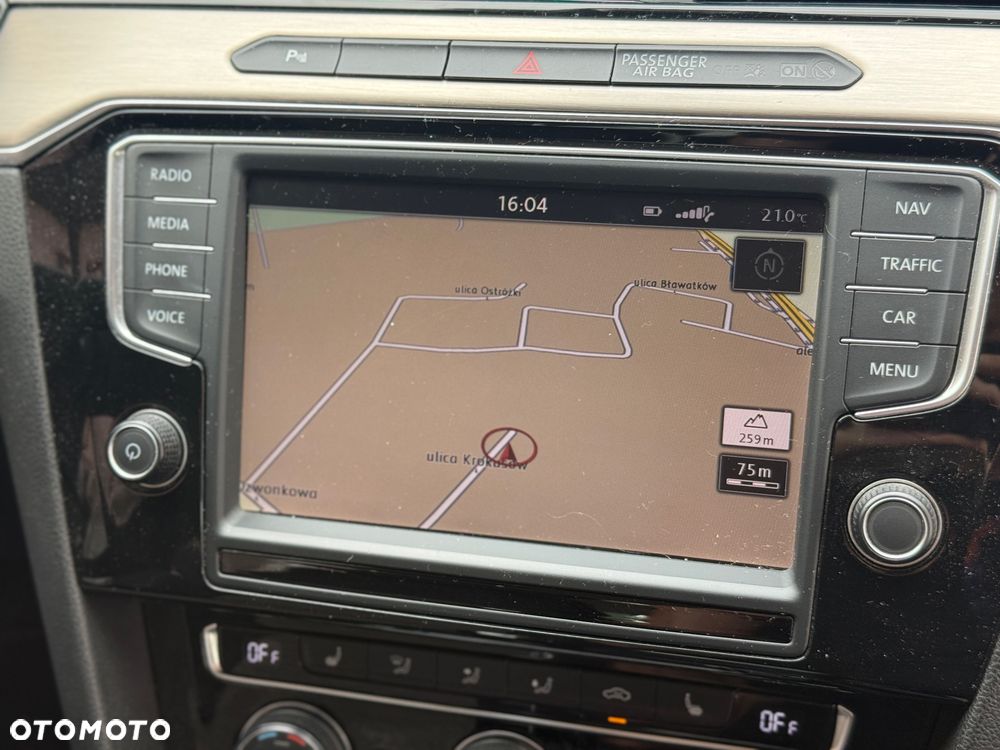 Volkswagen Passat 1.8 TSI BMT Highline DSG - 17