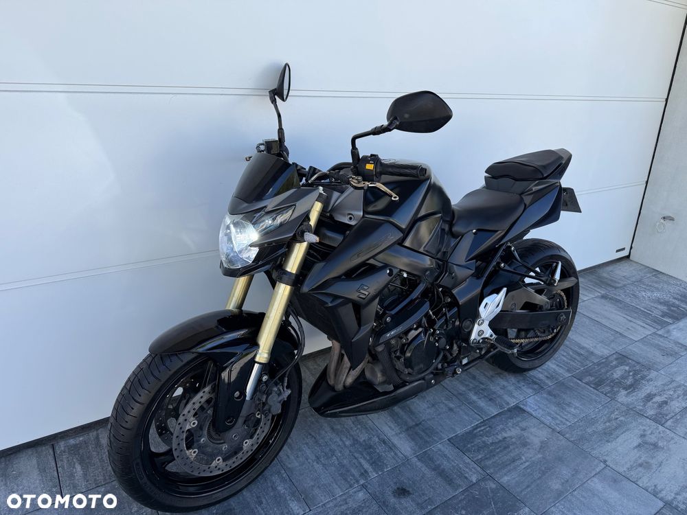 Suzuki GSR - 1