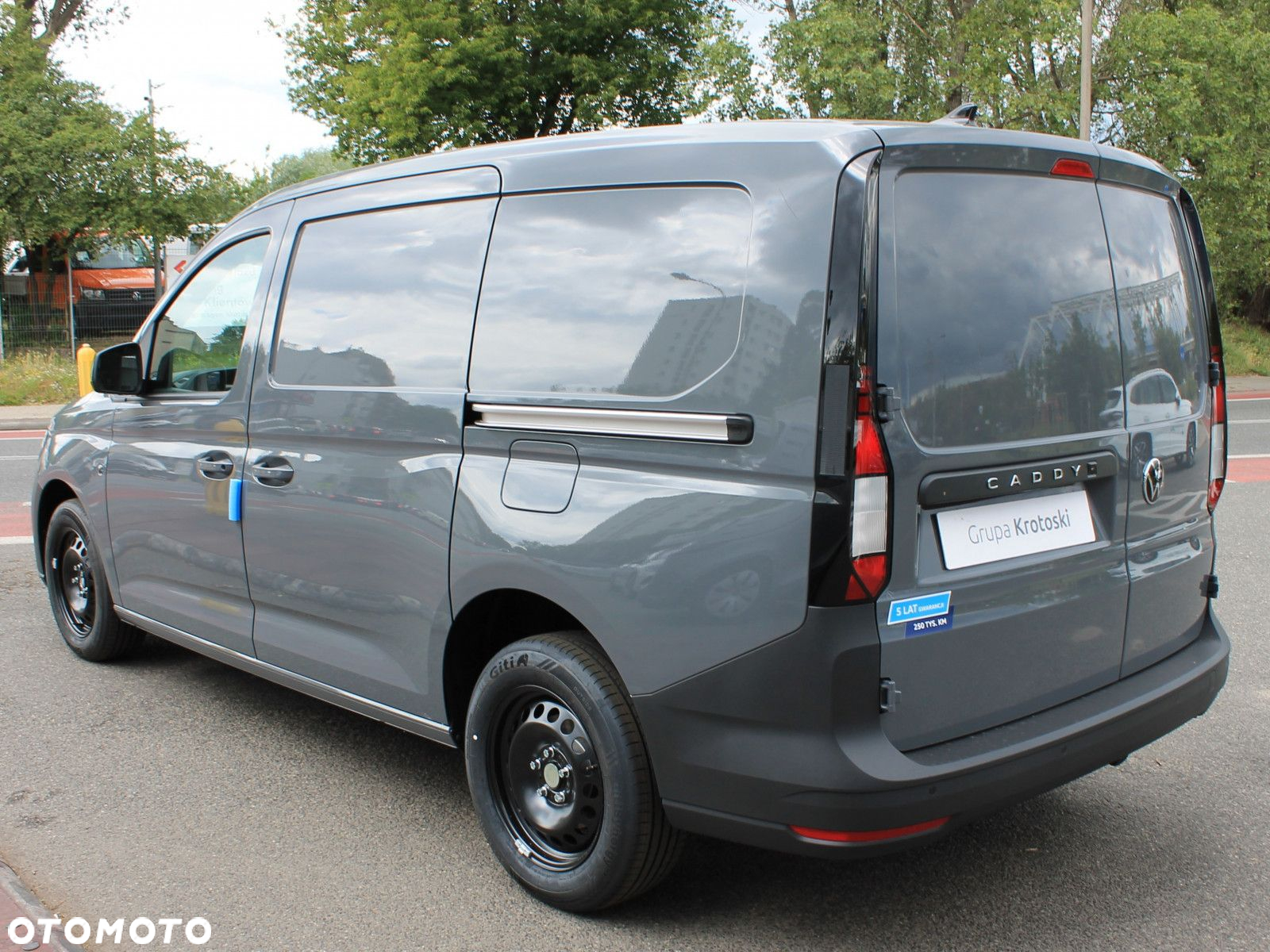 Volkswagen Caddy Maxi Cargo 2.0 TDI Manual - 7