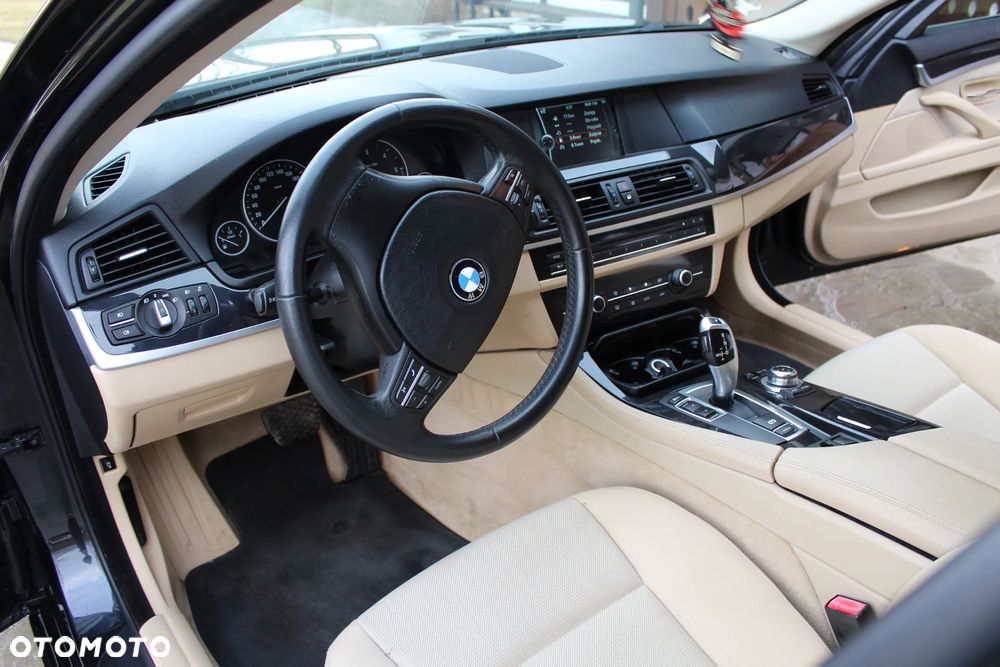 BMW Seria 5 520d Sport-Aut - 22