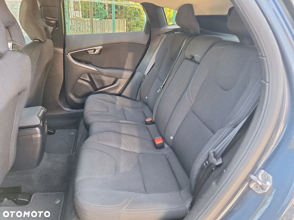 Volvo V40 D2 Kinetic - 28