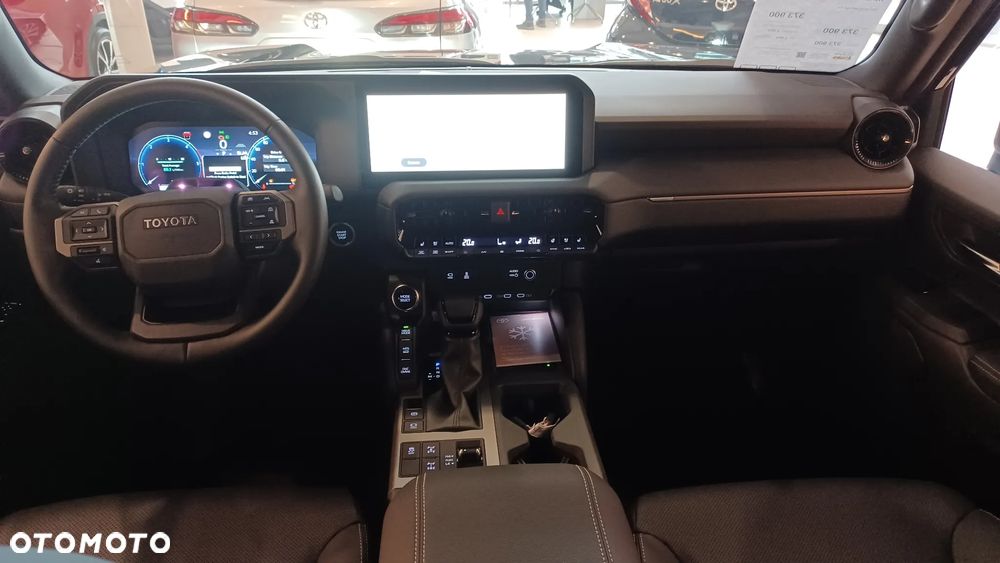 Toyota Land Cruiser - 20