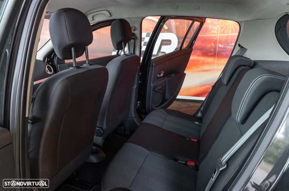 Renault Clio 1.2 16V Dynamique - 14