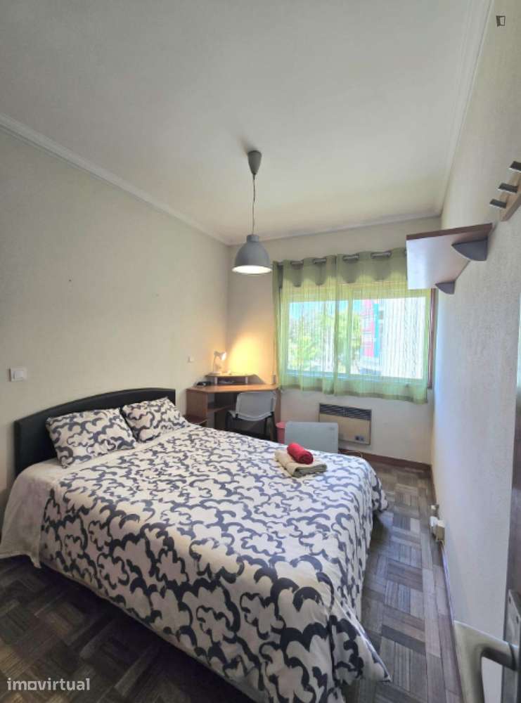 Quarto - localizado em Guimaraes - Grande imagem: 4/14