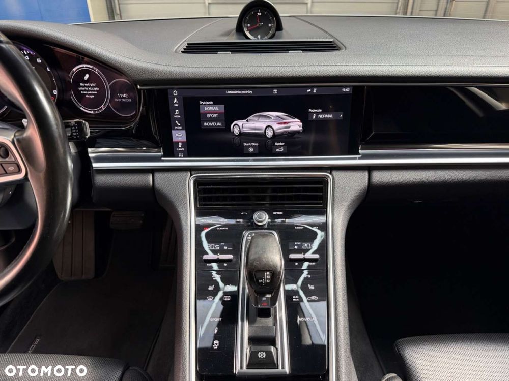 Porsche Panamera - 30