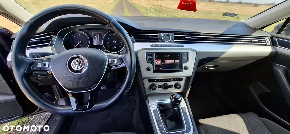 Volkswagen Passat 2.0 TDI (BlueMotion Technology) Comfortline - 11