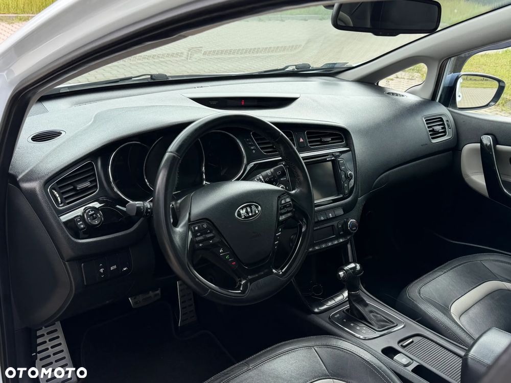 Kia Ceed 1.6 CRDi 128 Platinum Edition - 11