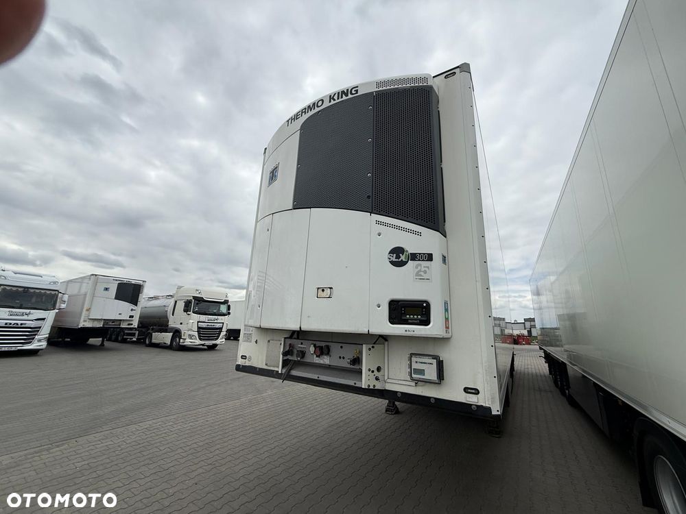 Schmitz Cargobull SKO24 - 2