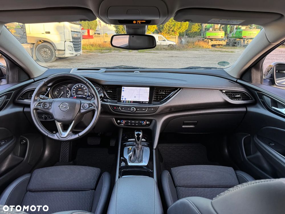 Opel Insignia Sports Tourer 2.0 Diesel Automatik Business Innovation - 2