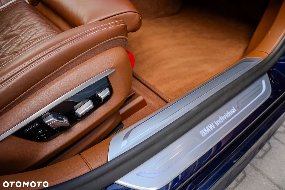 BMW Seria 7 750i xDrive - 20