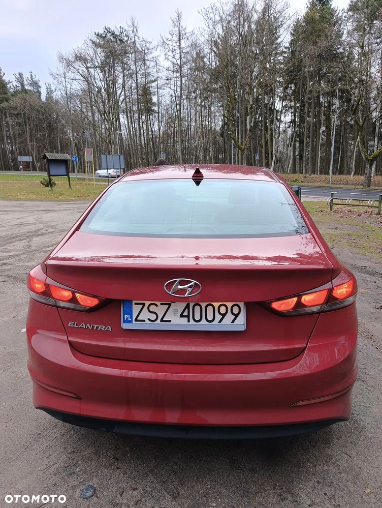 Hyundai Elantra - 6