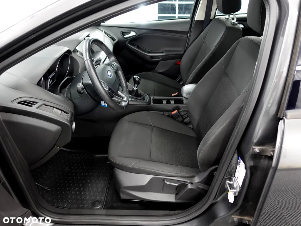 Ford Focus 1.5 TDCi Titanium - 8