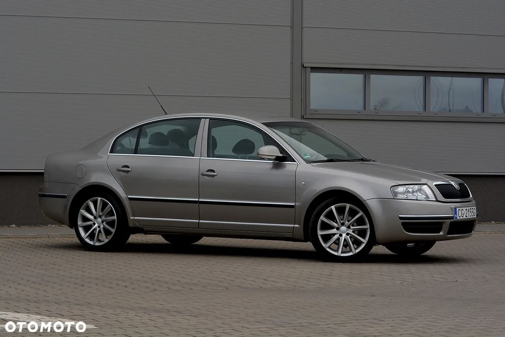 Skoda Superb 2.0 TDI DPF Exclusive - 16