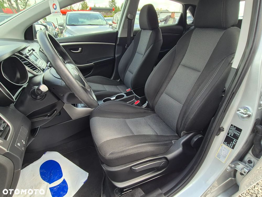 Hyundai i30 1.4 Comfort - 27