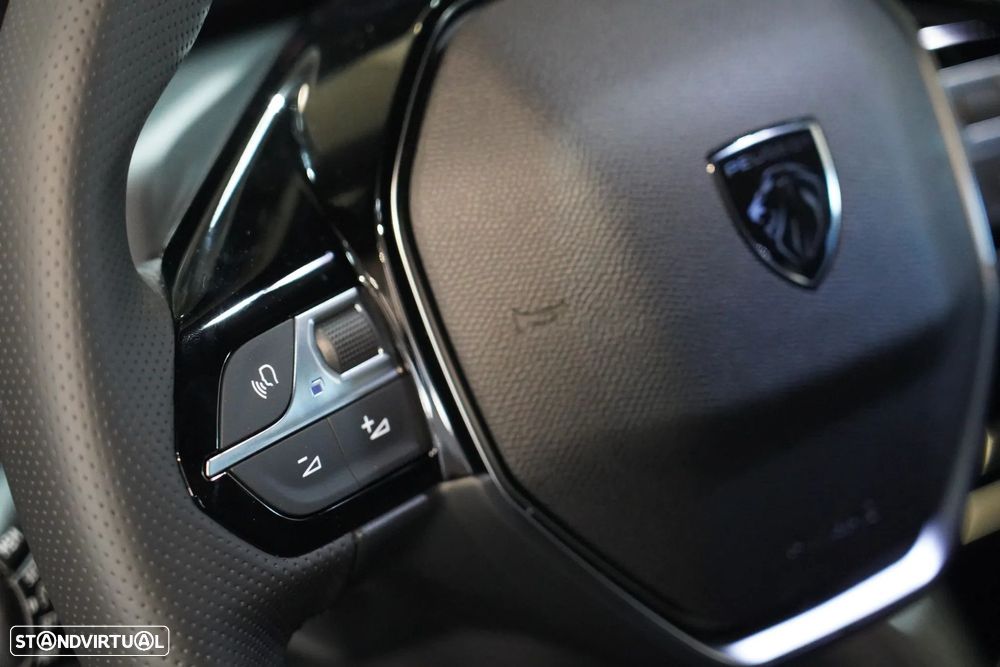 Peugeot e-2008 - 10