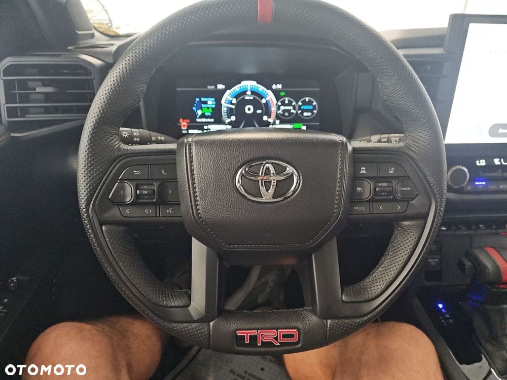 Toyota Sequoia - 11