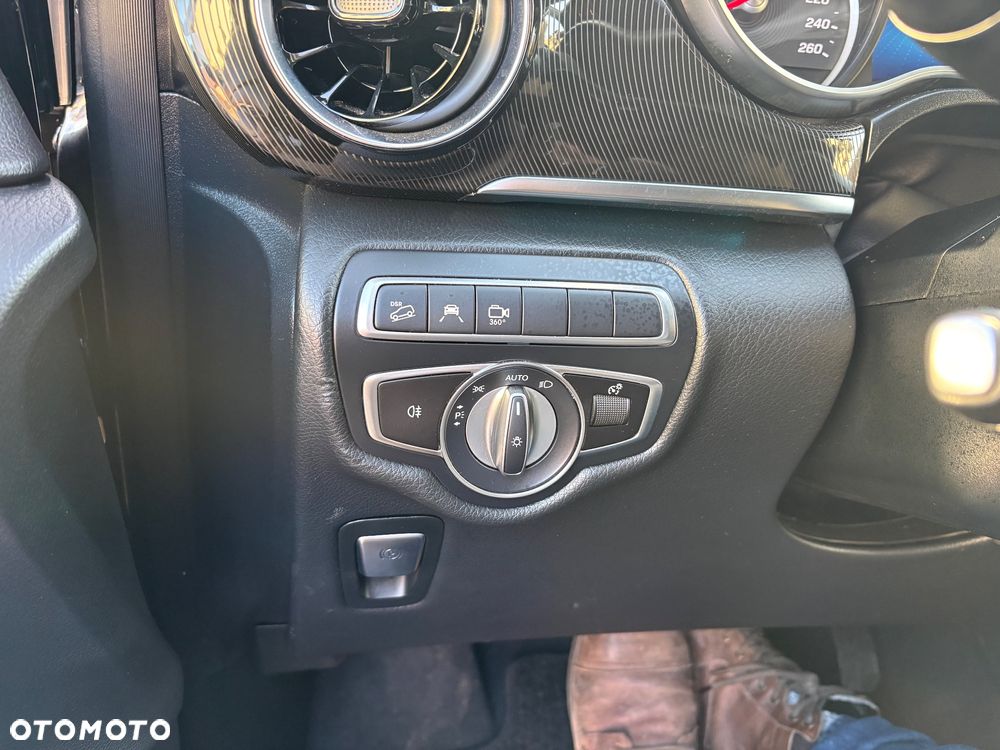 Mercedes-Benz Klasa V 300 d extralang 4Matic 9G-TRONIC Edition Edition 2023 - 39