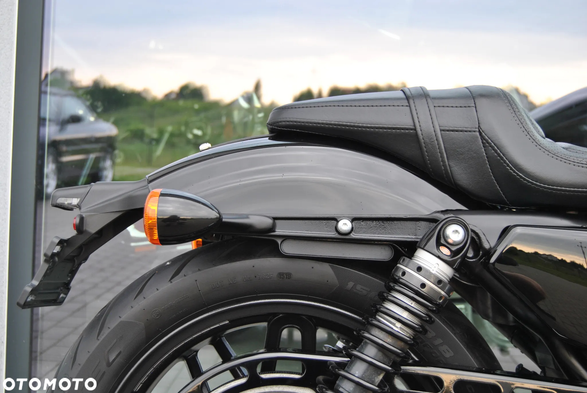 Harley-Davidson Sportster Roadster 1200R - 32