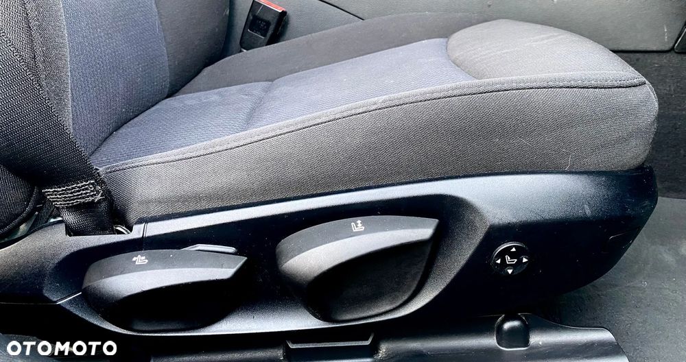 BMW Seria 3 318d DPF Edition Exclusive - 12