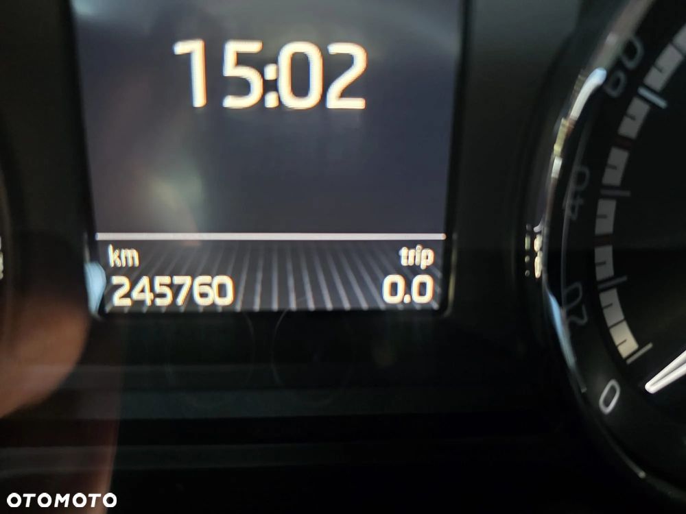 Skoda Octavia 2.0 TDI DSG RS - 17