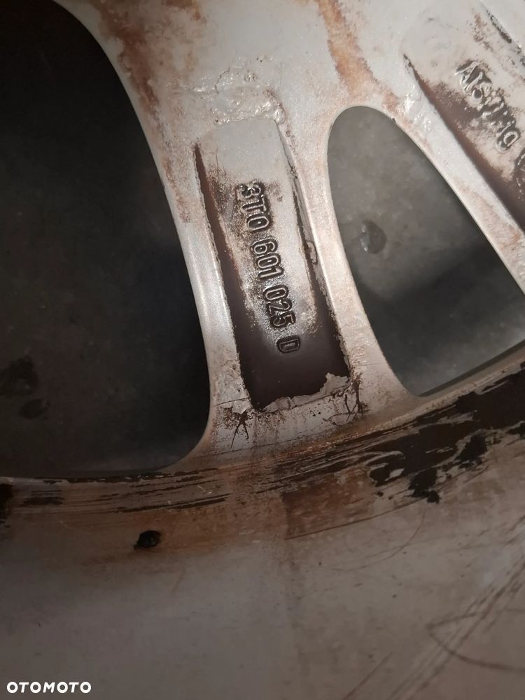 Felgi aluminiowe 17 cali Skoda  Superb 2014 nr 3T0601025D - 6