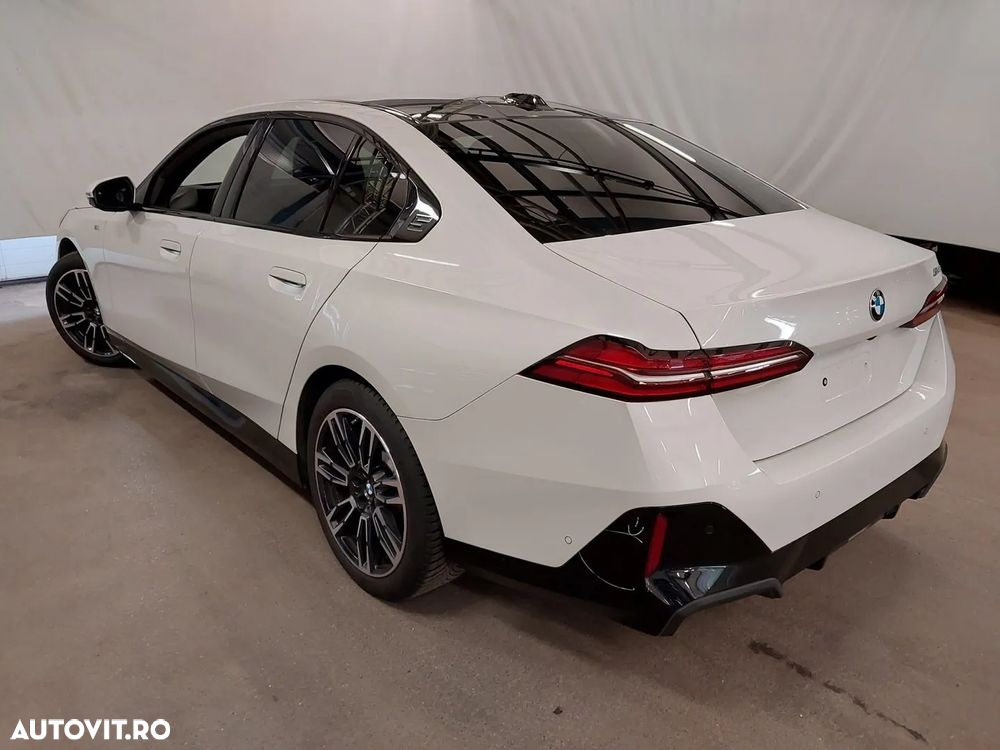 BMW Seria 5 520i AT MHEV - 3
