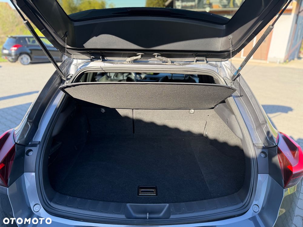 Lexus UX 250h - 17