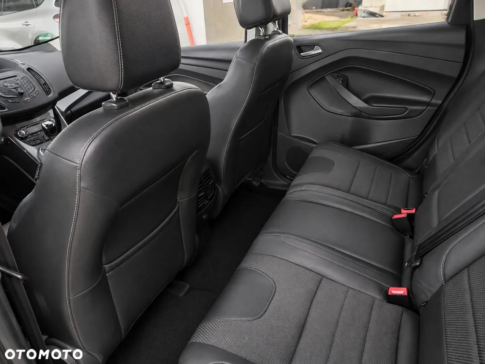 Ford Kuga 1.6 EcoBoost 2x4 Titanium - 13
