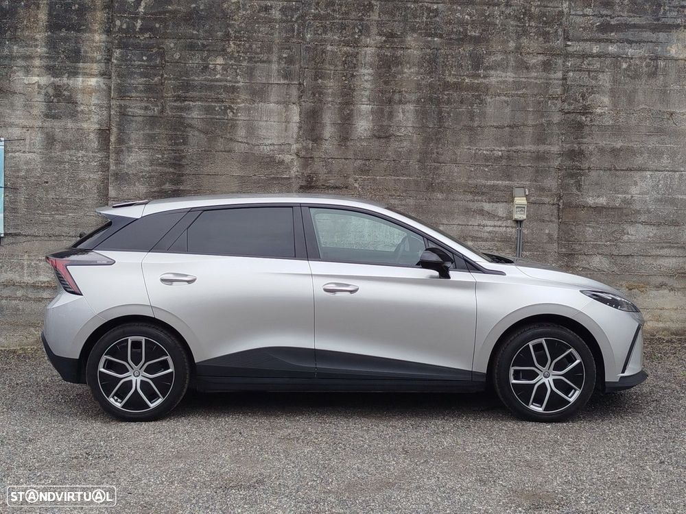 MG MG4 64 kWh Luxury - 2