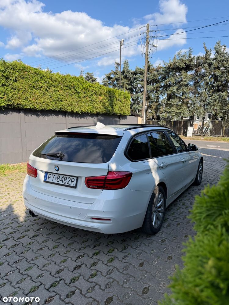 BMW Seria 3 330i Luxury Line sport - 3