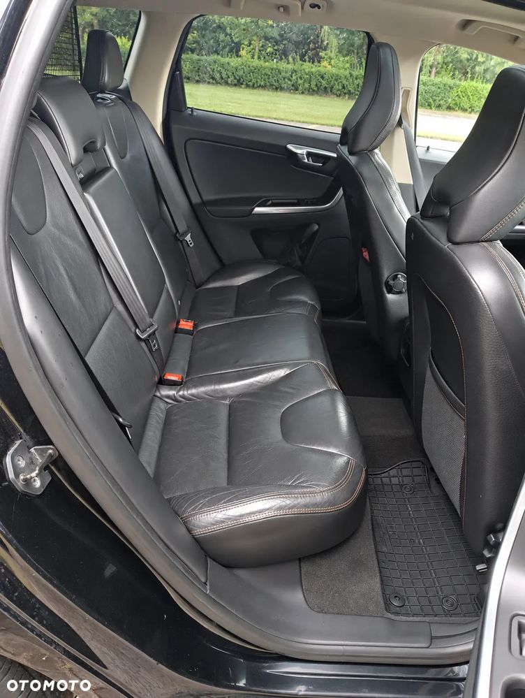 Volvo XC 60 2.4D AWD - 12