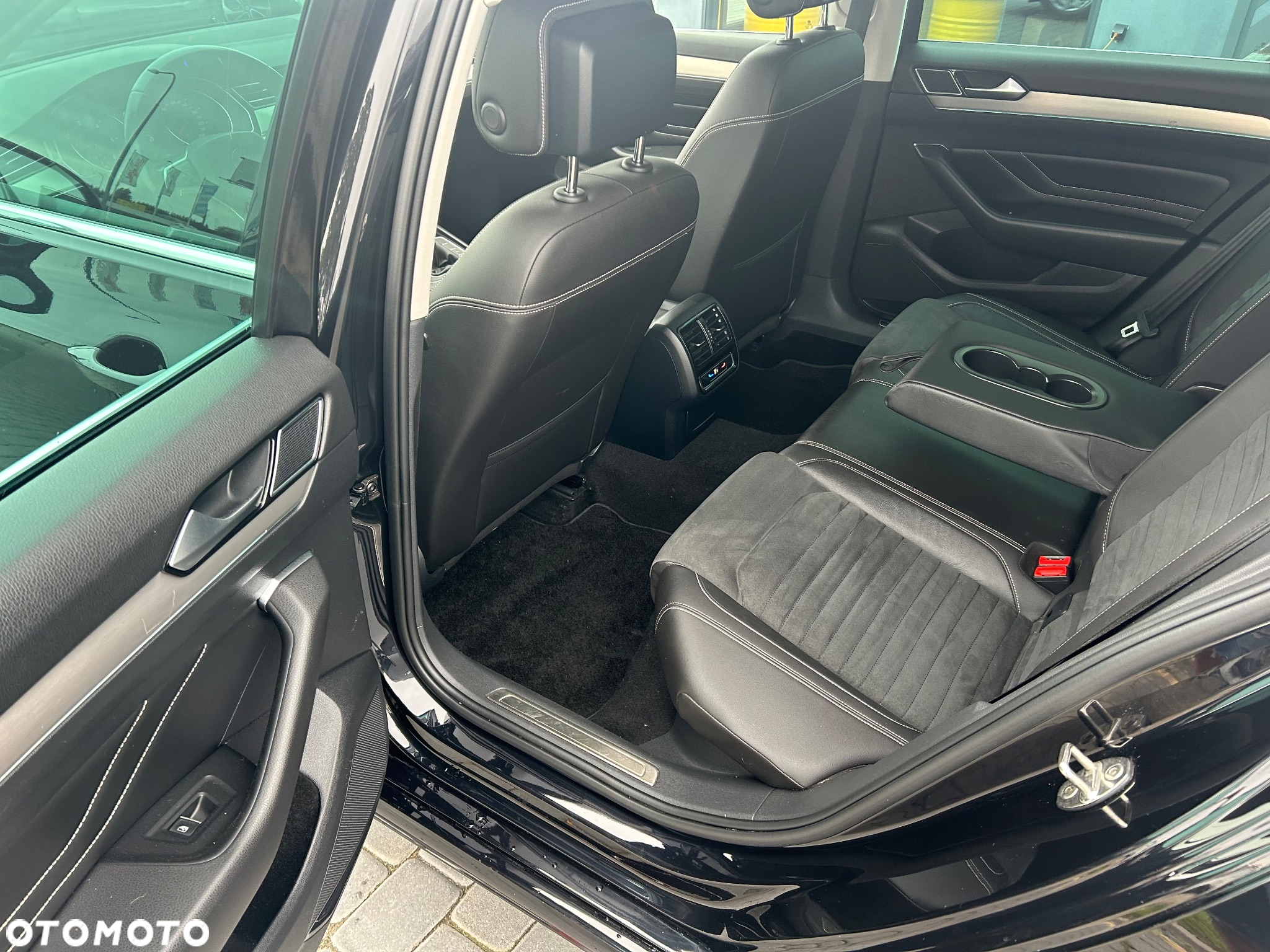 Volkswagen Passat Variant 2.0 TDI (BlueMotion Technology) Trendline - 23