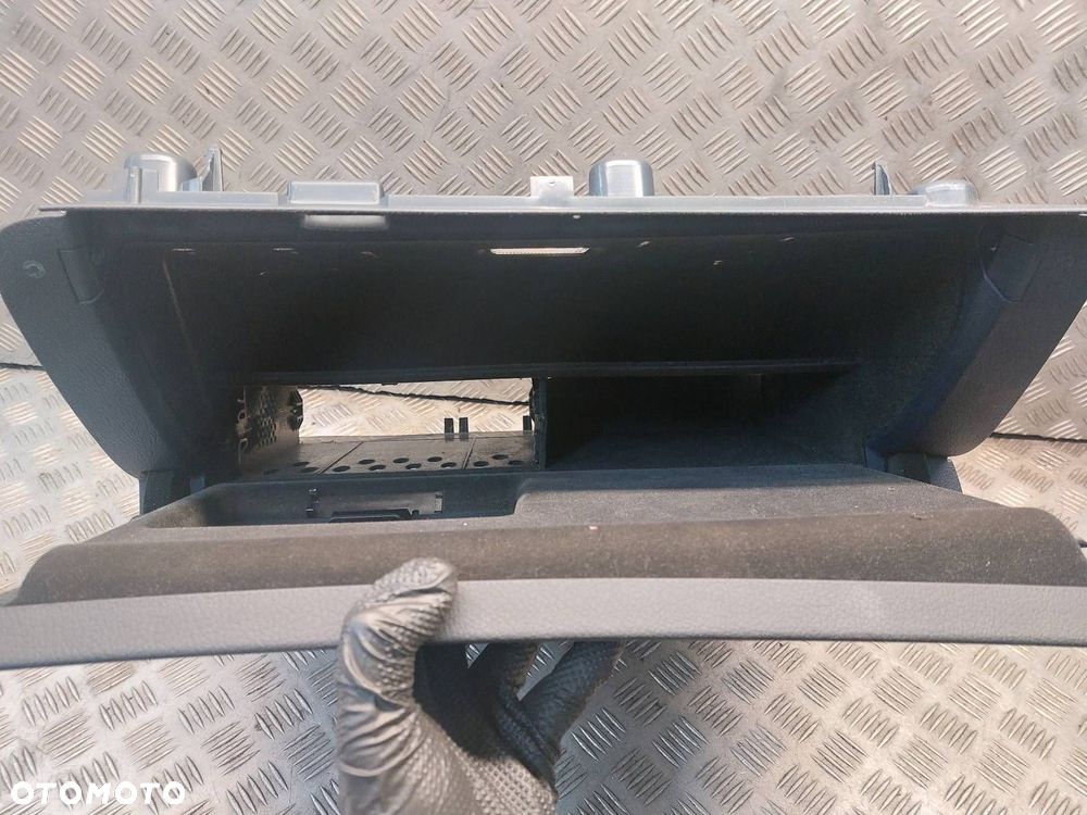 SCHOWEK PASAŻERA AUDI A6 C6 4F1857035 - 3